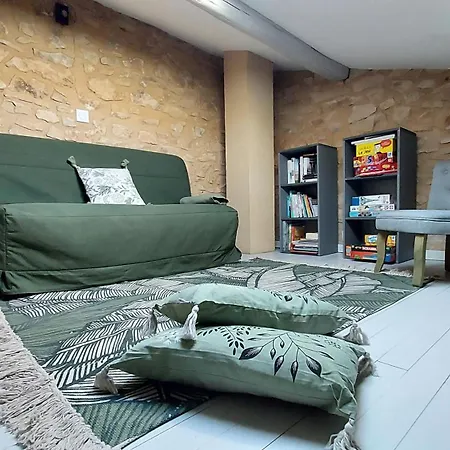 Maison De Village Sur 2 Etages A 4 Personnes Venejan