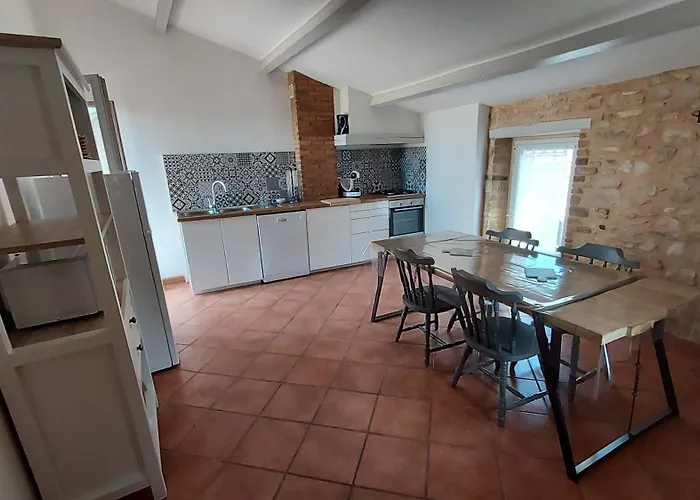 Casa vacanze Maison De Village Sur 2 étages à 4 Personnes Meublé De Tourisme Classé 3 étoiles *