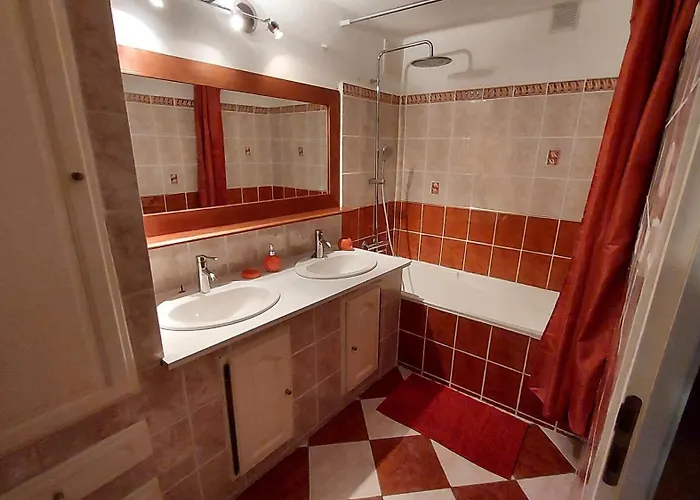 Maison De Village Sur 2 étages à 4 Personnes Meublé De Tourisme Classé 3 étoiles Casa vacanze