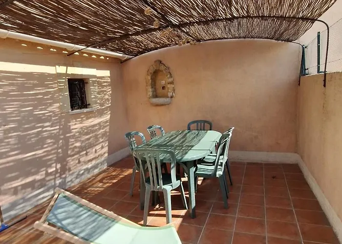 Casa vacanze Maison De Village Sur 2 étages à 4 Personnes Meublé De Tourisme Classé 3 étoiles Vénéjan